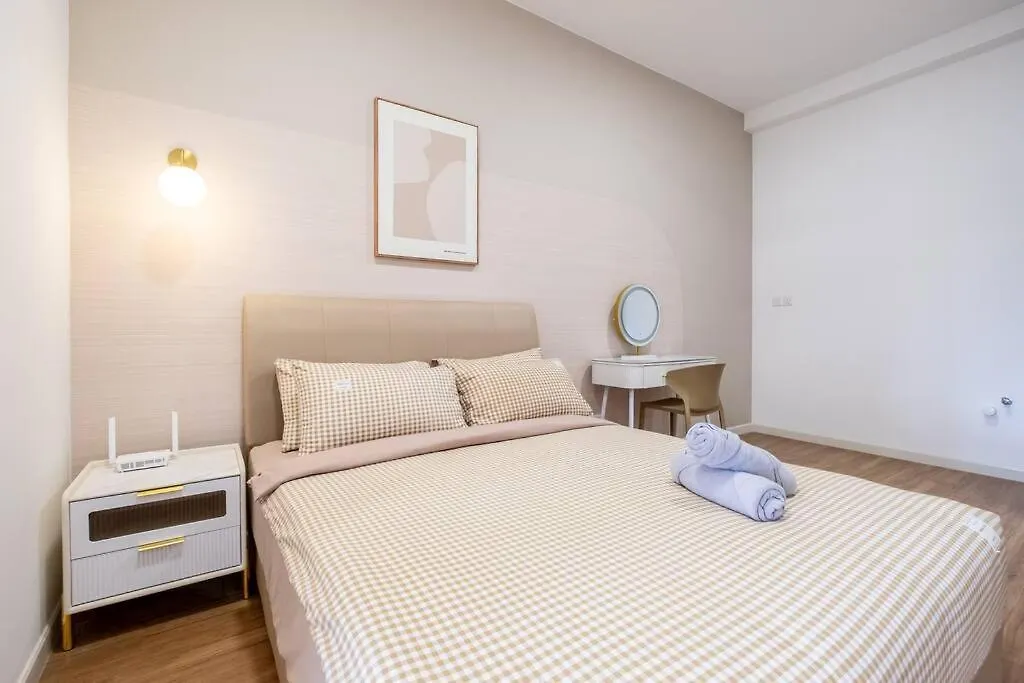 City Lights Sweethome@Sunway Velocity Two 3Br2Bath Kuala Lumpur