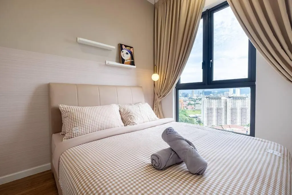 City Lights Sweethome@Sunway Velocity Two 3Br2Bath Kuala Lumpur